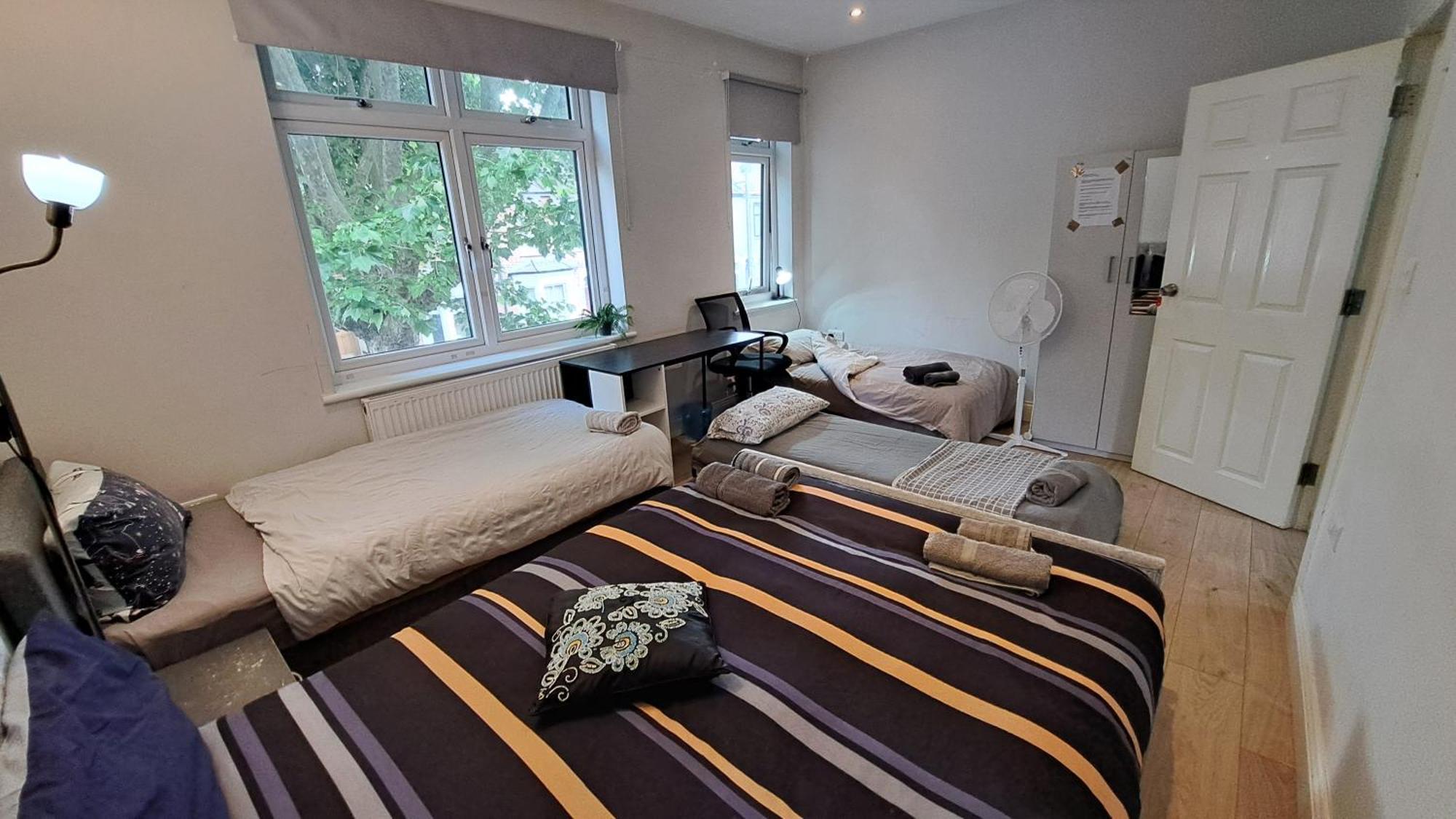 Comfy Fenia Homestay London